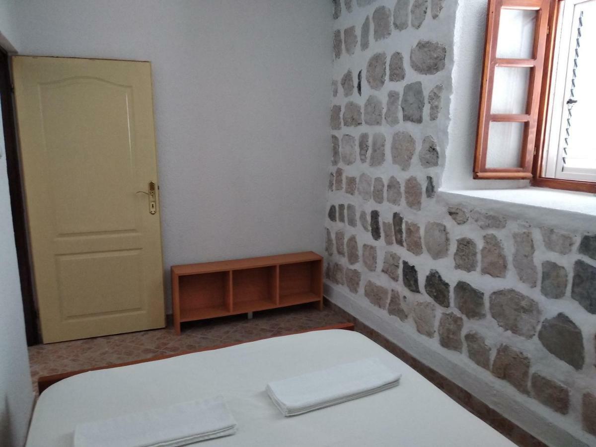 Old House Perast Apartment ภายนอก รูปภาพ