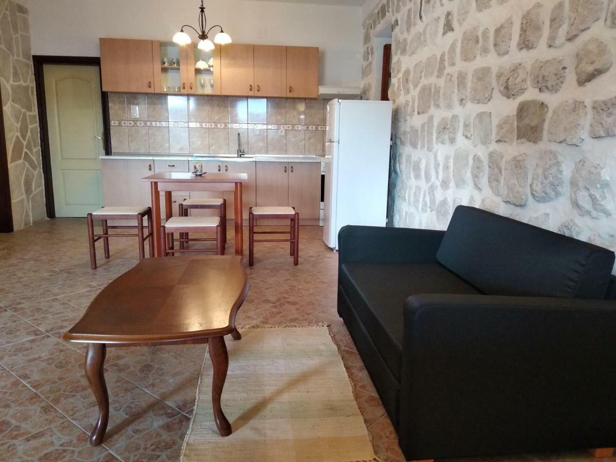 Old House Perast Apartment ภายนอก รูปภาพ