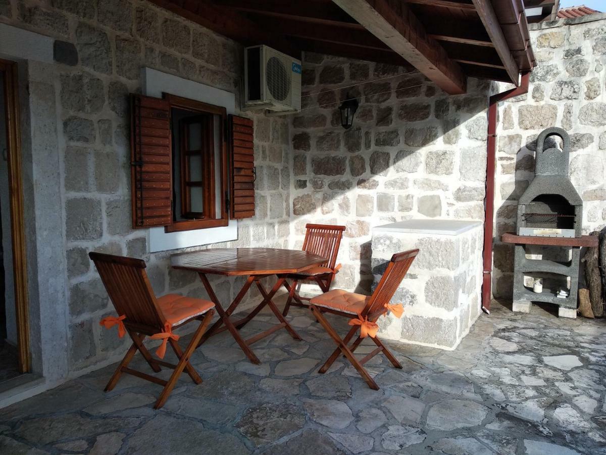 Old House Perast Apartment ภายนอก รูปภาพ
