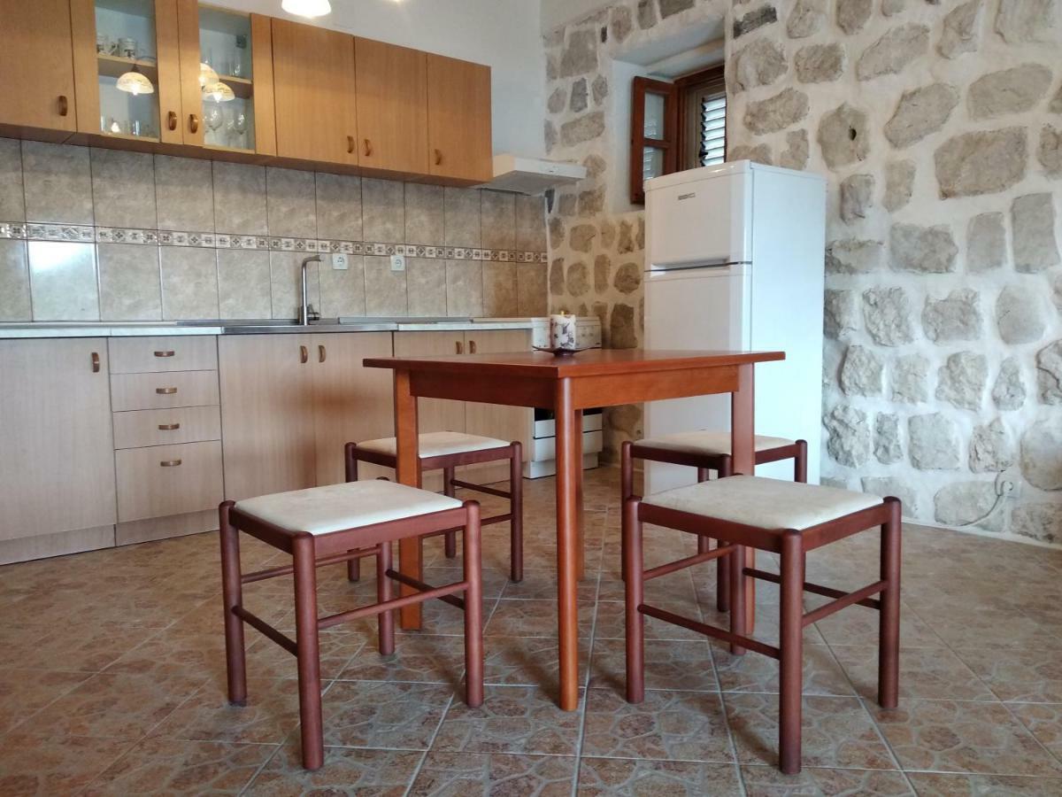 Old House Perast Apartment ภายนอก รูปภาพ